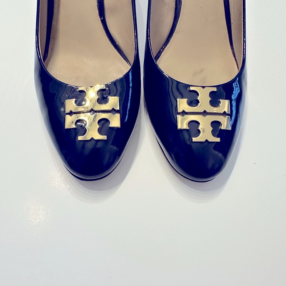 Raleigh Navy blue patent leather pumps. Size 11